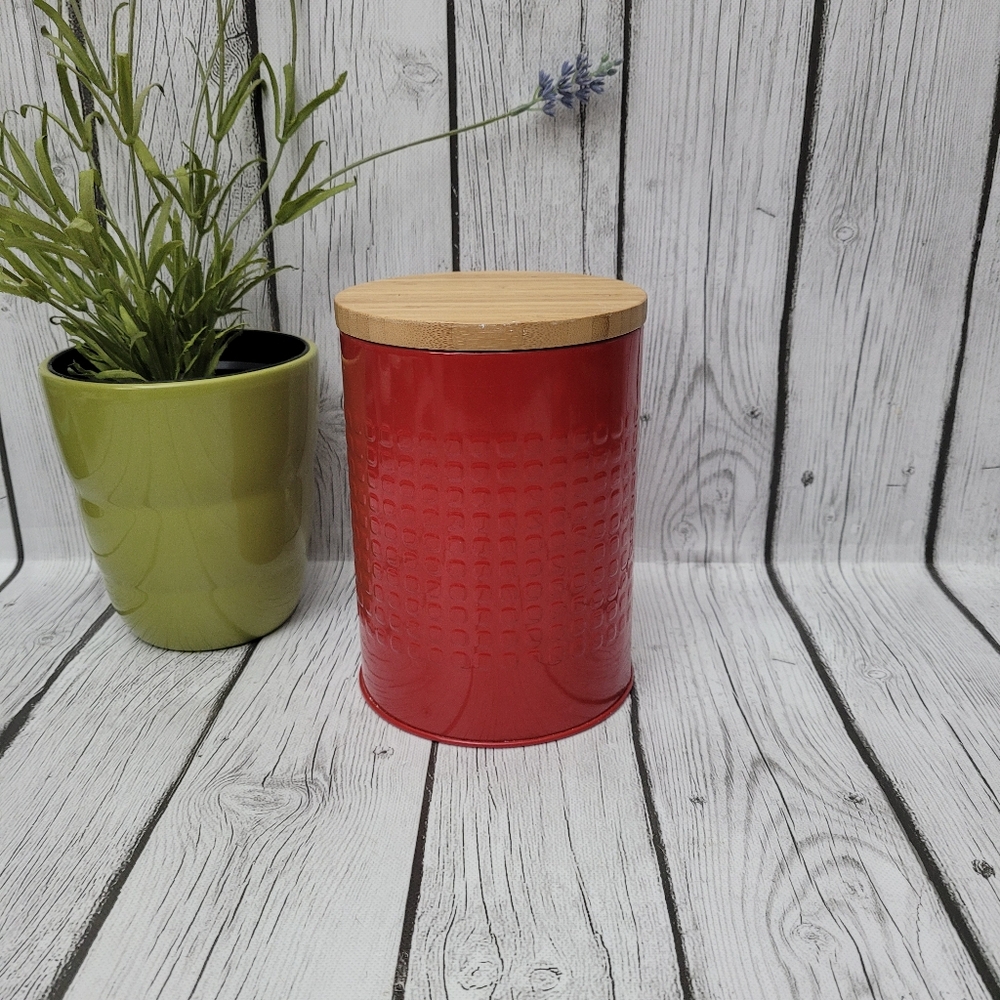Room Essential Textured Red Tin with Bamboo Lid